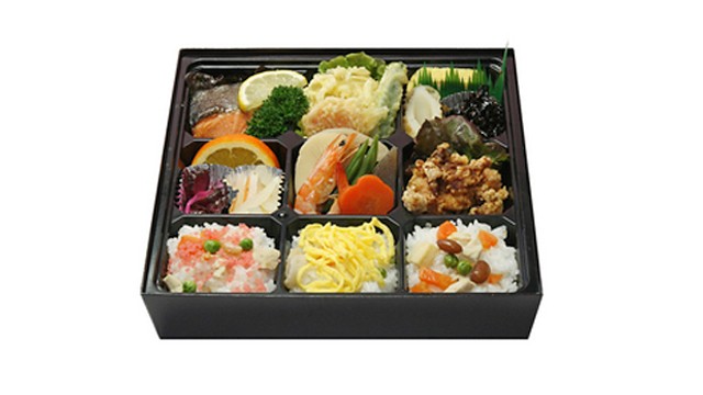 天ぷらの盛り合わせやチラシ寿司などひときわ豪華な【特上彩り弁当(和)】1000円
