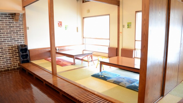 レストランには珍しい座敷も完備。小さなお子様連れでも安心です。
