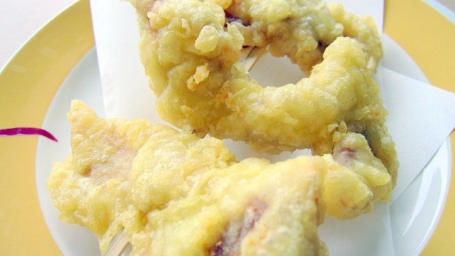 大人気B級グルメの鶏の天ぷら「阿波ボーヤ」