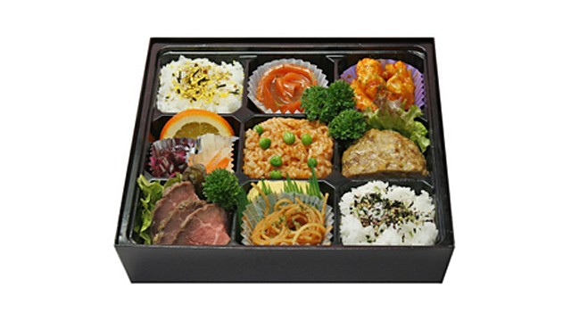 華やかに盛りつけた洋風のおかずが魅力の【特上彩り弁当（洋）】1000円