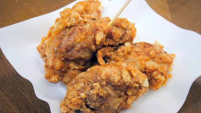 とってもスパイシーな「辛い唐揚げ」もオススメ!