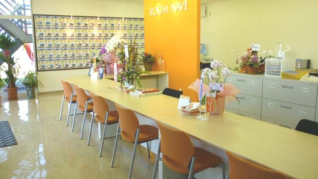 徳島店、藍住店の2店舗で豊富な情報量!!
