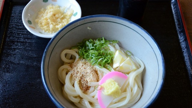 天然地下水を使い手間ひまかけたこだわりの麺!