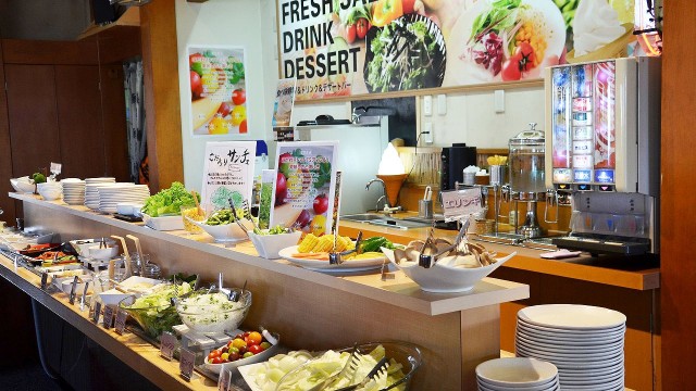 サラダバー登場！